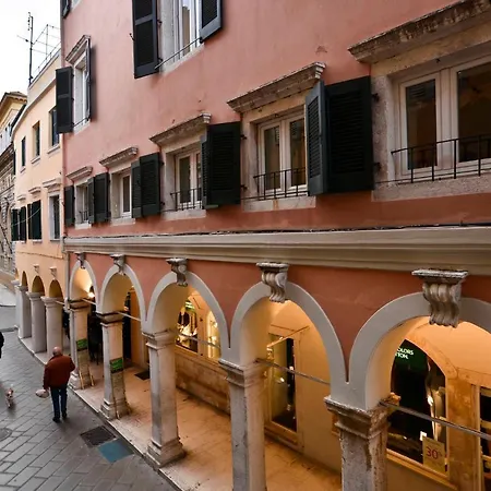 Lonziada Apartment, In The Heart Of The Old Town. Appartement *